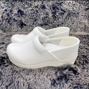 Dansko Women’s Pro XP White Leather Clogs Size 37